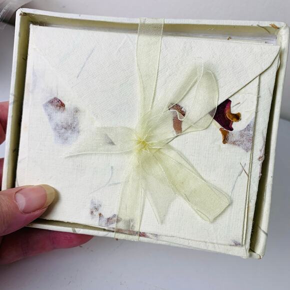 Handmade Floral Paper Stationery Note Cards 4 Sets of 10 Eco-Friendly - Picture 5 of 13
